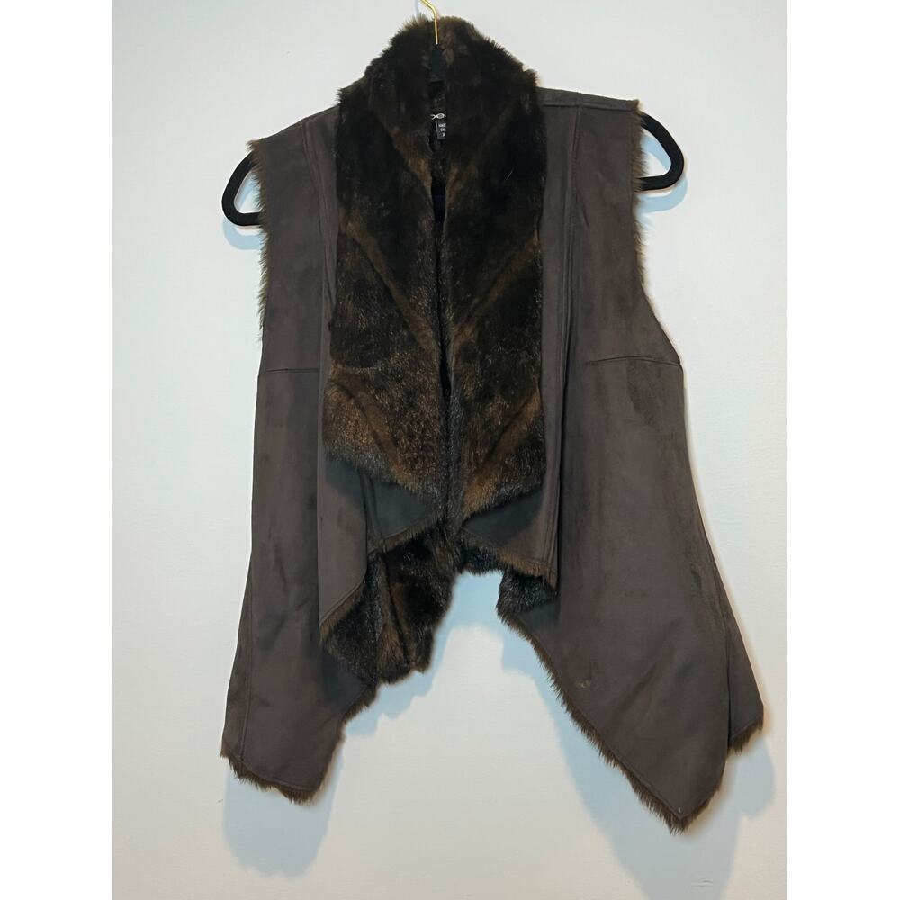 Bebe Reversible Shearling Lined Faux Fur And Suede Drape Vest Womans Size XS‎